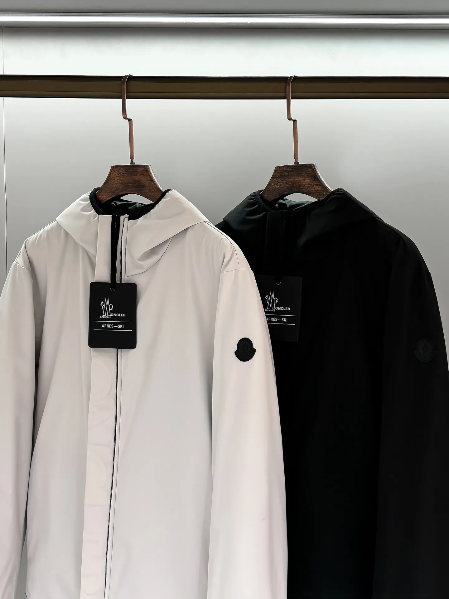 MON 26 ，Polset 90 ， 。 ， 。 ， ， ， ， ， ， Cream White Black Size：1 2 3 4 5597Size ： 1 : 118cm- 50cm- 67cm- 62 2 : 122cm- 52cm- 69cm- 63 3 : 126cm- 54cm- 71cm- 64 4 : 130cm- 56cm- 73cm- 65